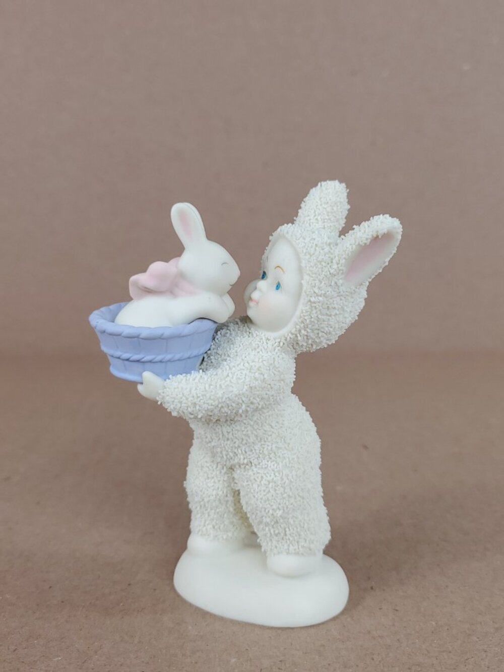 Department 56 Snowbunnies "A Basket Of Love" Small Figurine 2002
